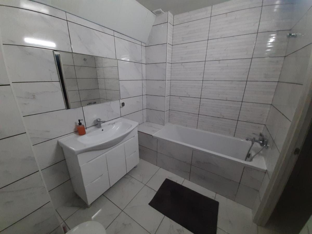 Comfortable Apartment Zamostyanska 34А Vinnycja Esterno foto